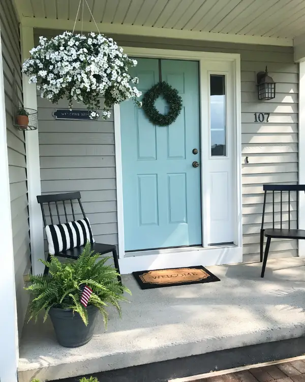 SW festoon aqua on the front door for a pop of color, one of my favorite paint colors!
