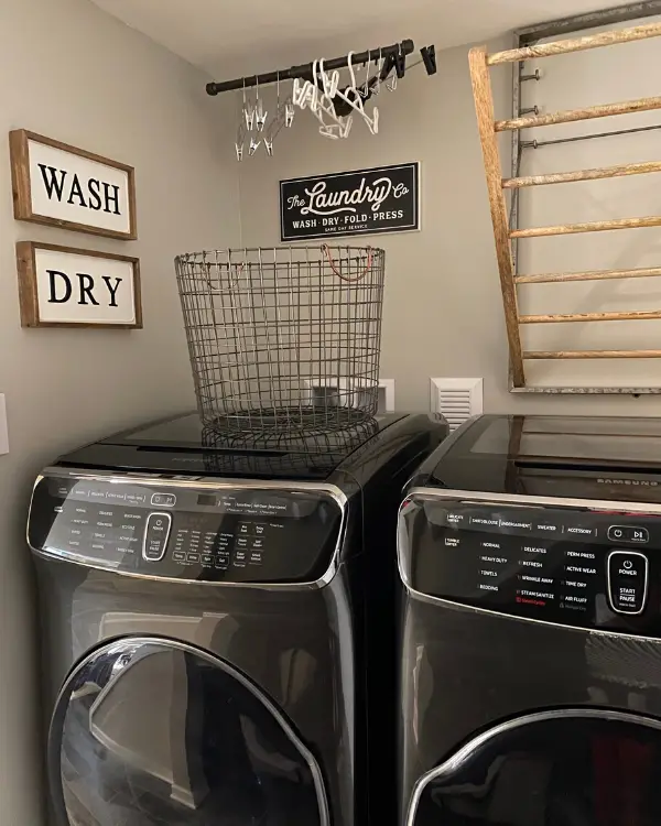 SW repose gray in the laundry room, one of my favorite paint colors in my home