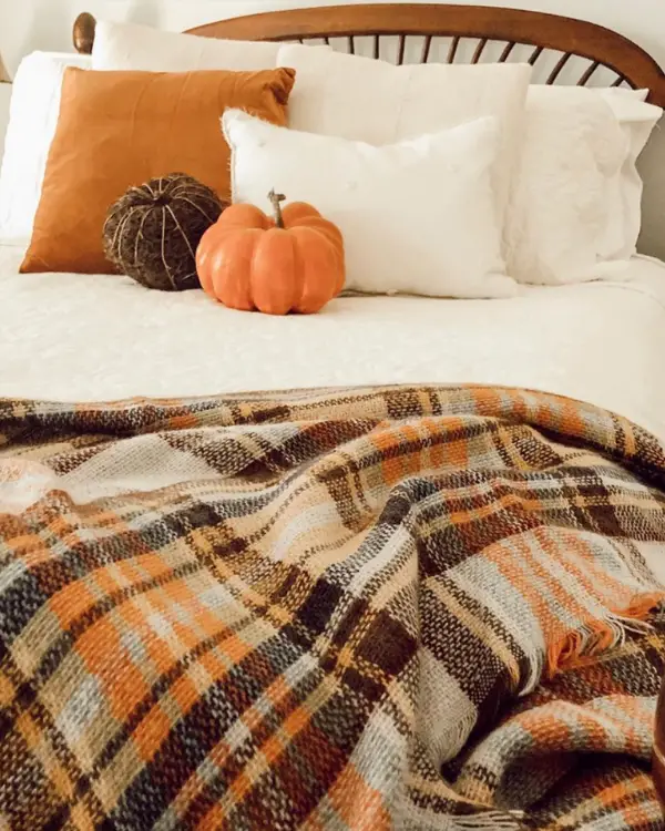 This plaid blanket is perfect!