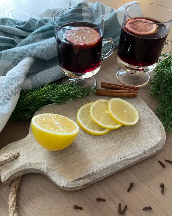 hot mulled wine, ready to serve