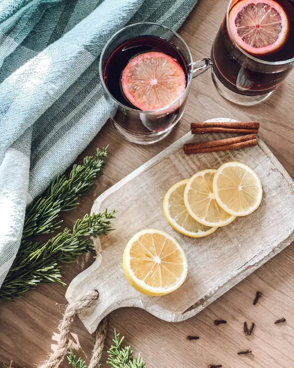 hot mulled wine and lemon slices