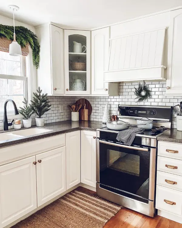7 Simple Ways to Decorate the Kitchen for Christmas