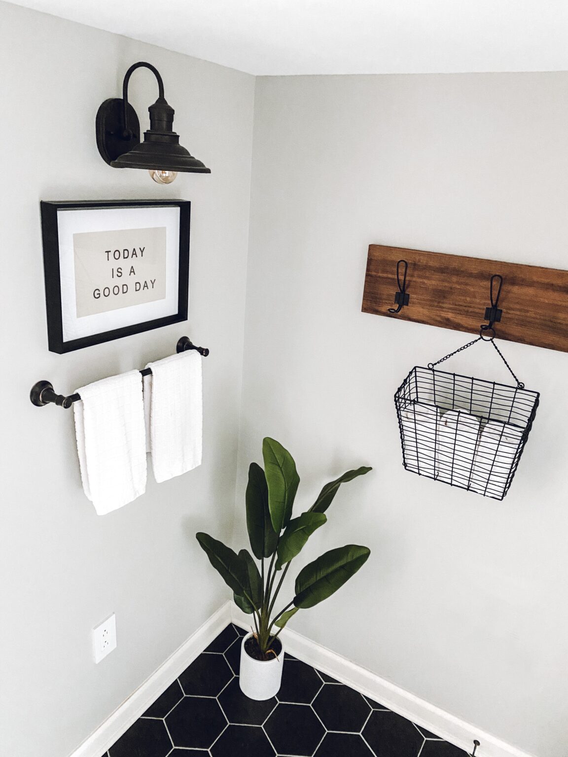 Ten Fun Things to Hang on Bathroom Hooks; Bathroom Decor