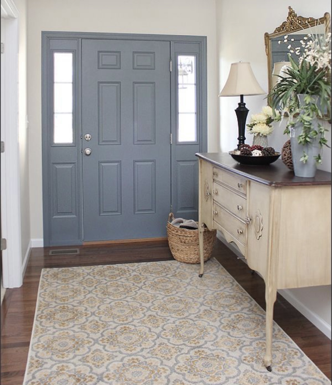 An example of the trim color matching the door color